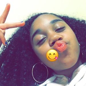 Meet your Posher, Karina